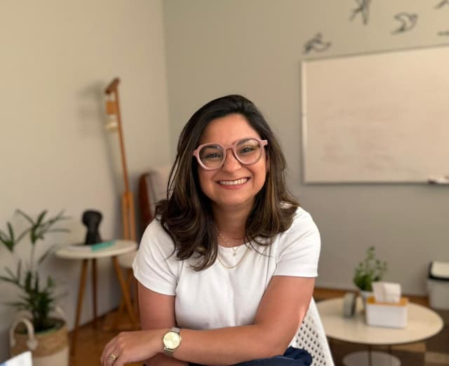 Consultório de psicologia de Caroline Funari em Pelotas — terapia de casal, terapia individual e psicóloga online